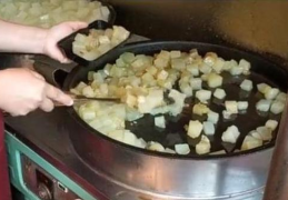 中国小姐姐做小吃店,味蕾上的家乡味道