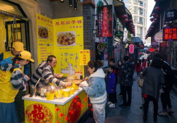 大连街网红,网红打卡地，繁华都市中的魅力街区