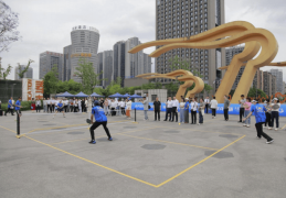 从“潮流网红”迈向“全民健身舞台”！天宫殿街道开展全国首届大型匹克球社区推广活动2025年6月25日新晋网红匹克球刮起新风潮